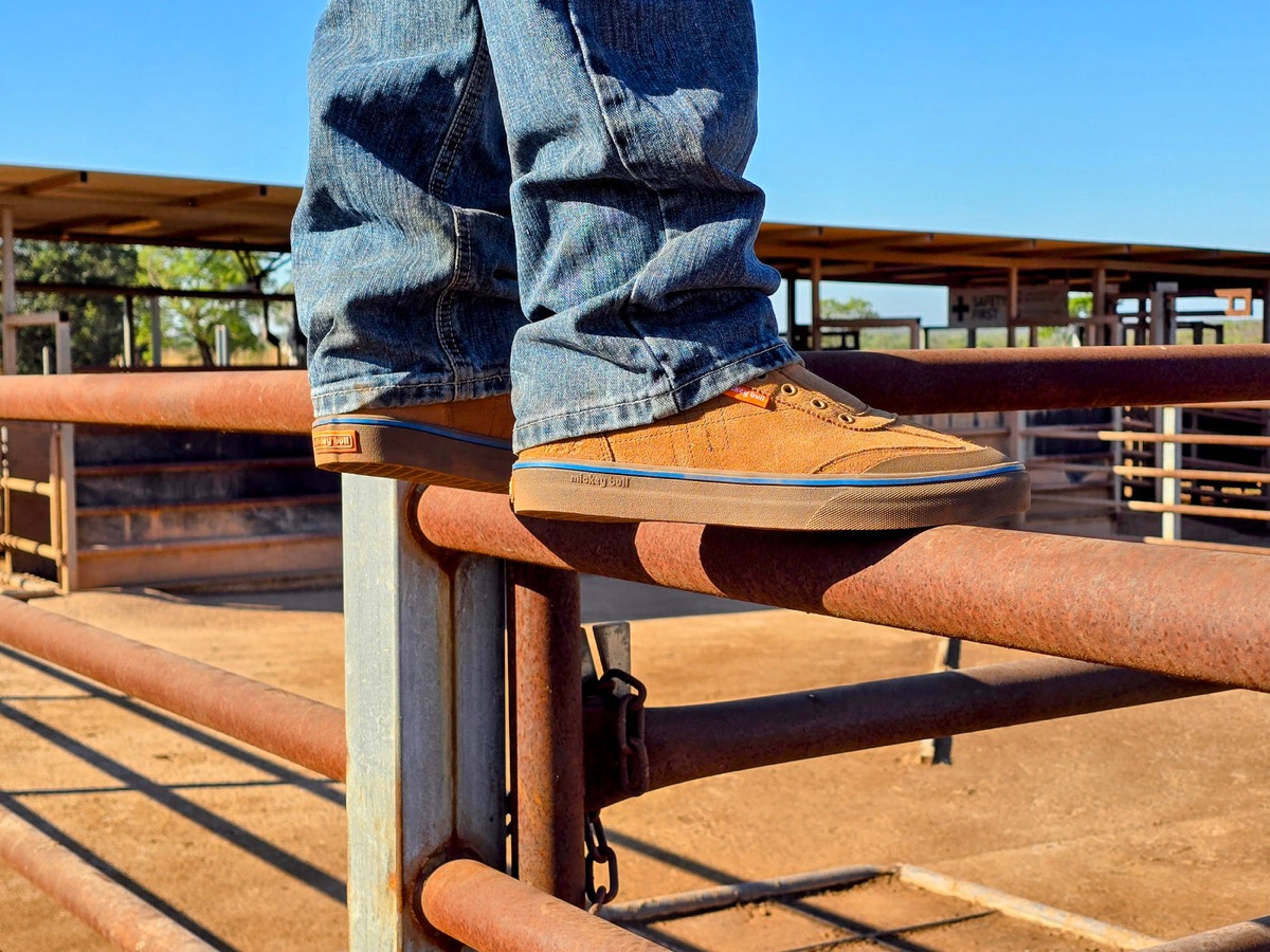 #55 Select slip-ons out on the station